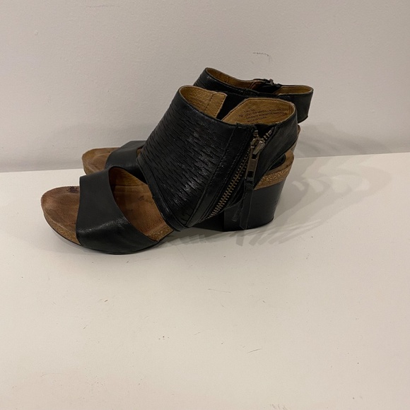 Sofft Milan Womens Black Leather Heeled Sandals - Picture 5 of 6